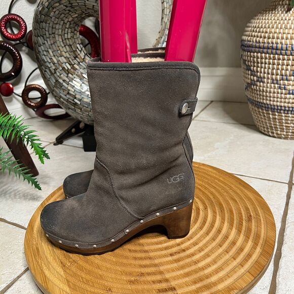 UGG Lynnea Brown Suede Leather Ankle Fold Over Booties Women’s Size 5 US - Picture 1 of 16